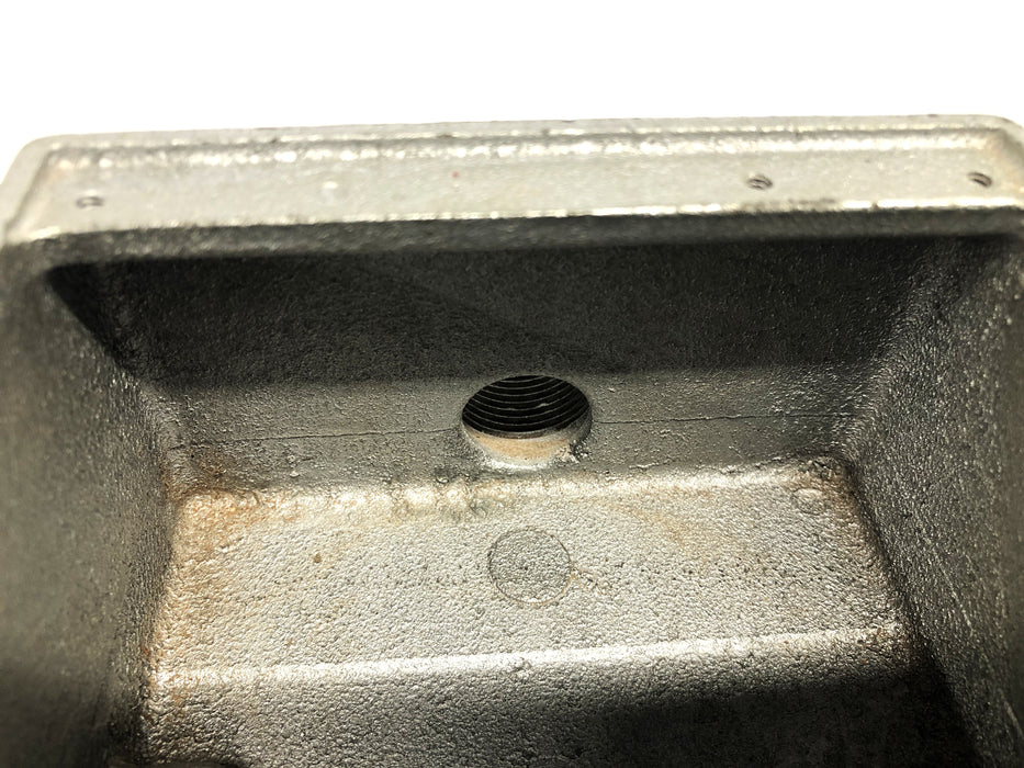 Crouse Hinds 41.3CU.IN. Cast Iron 3/4 Inch NPT Conduit Device Box FD12 FD22 NOS