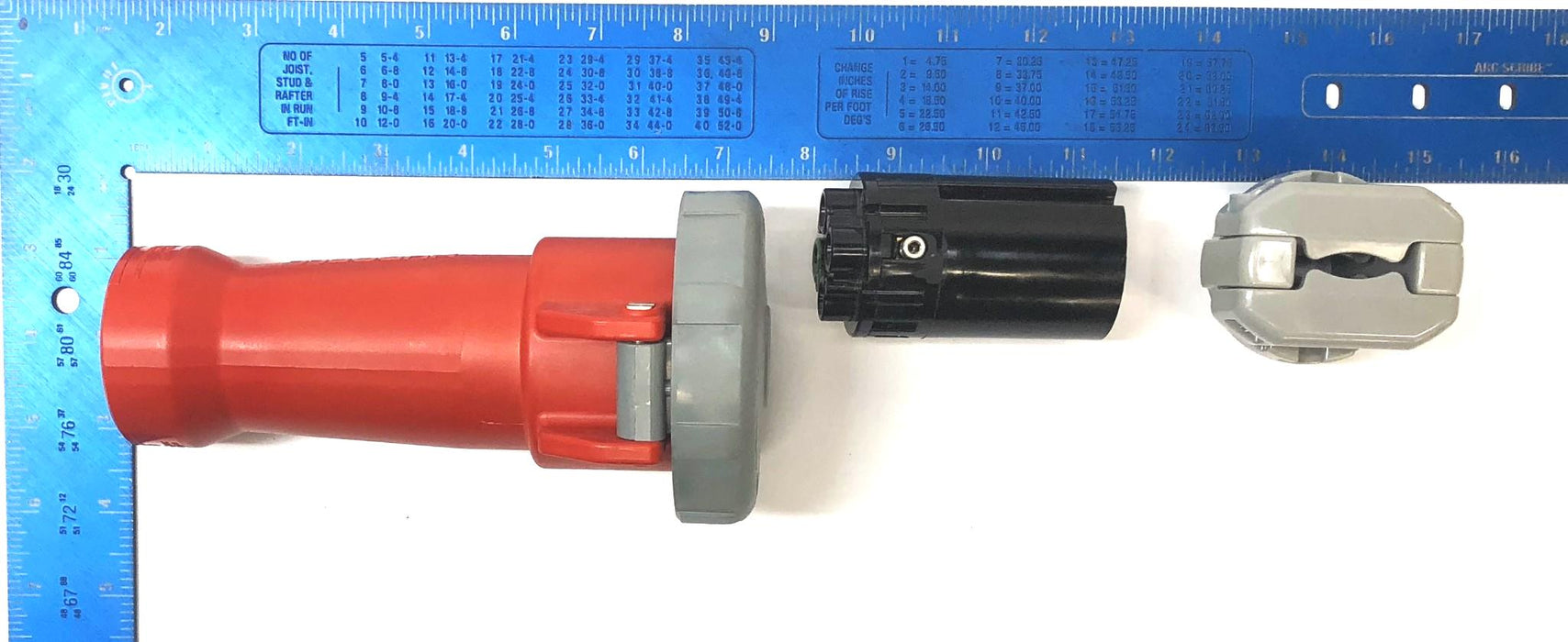 Hubbell 3 Pole 4 Wire Grounding Pin & Sleeve Connector HBL430C7W NOS