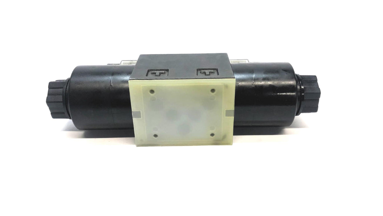 Hyvair Control Solenoid Valve D05SD-2C-24D-35 NOS