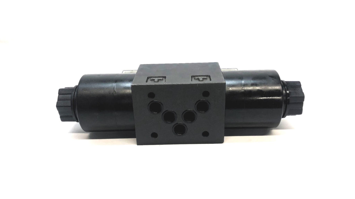 Hyvair Control Solenoid Valve D05SD-2C-24D-35 NOS