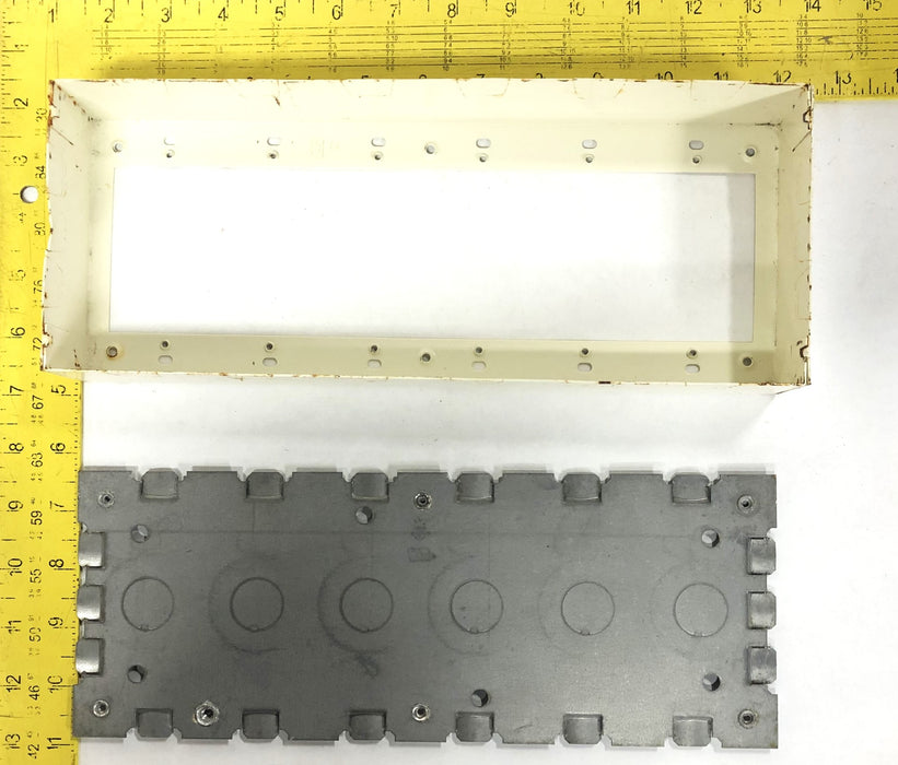 Legrand Wiremold V500/V700 Series Raceway 6-G SW And Receptacle Box V5748-6 NOS