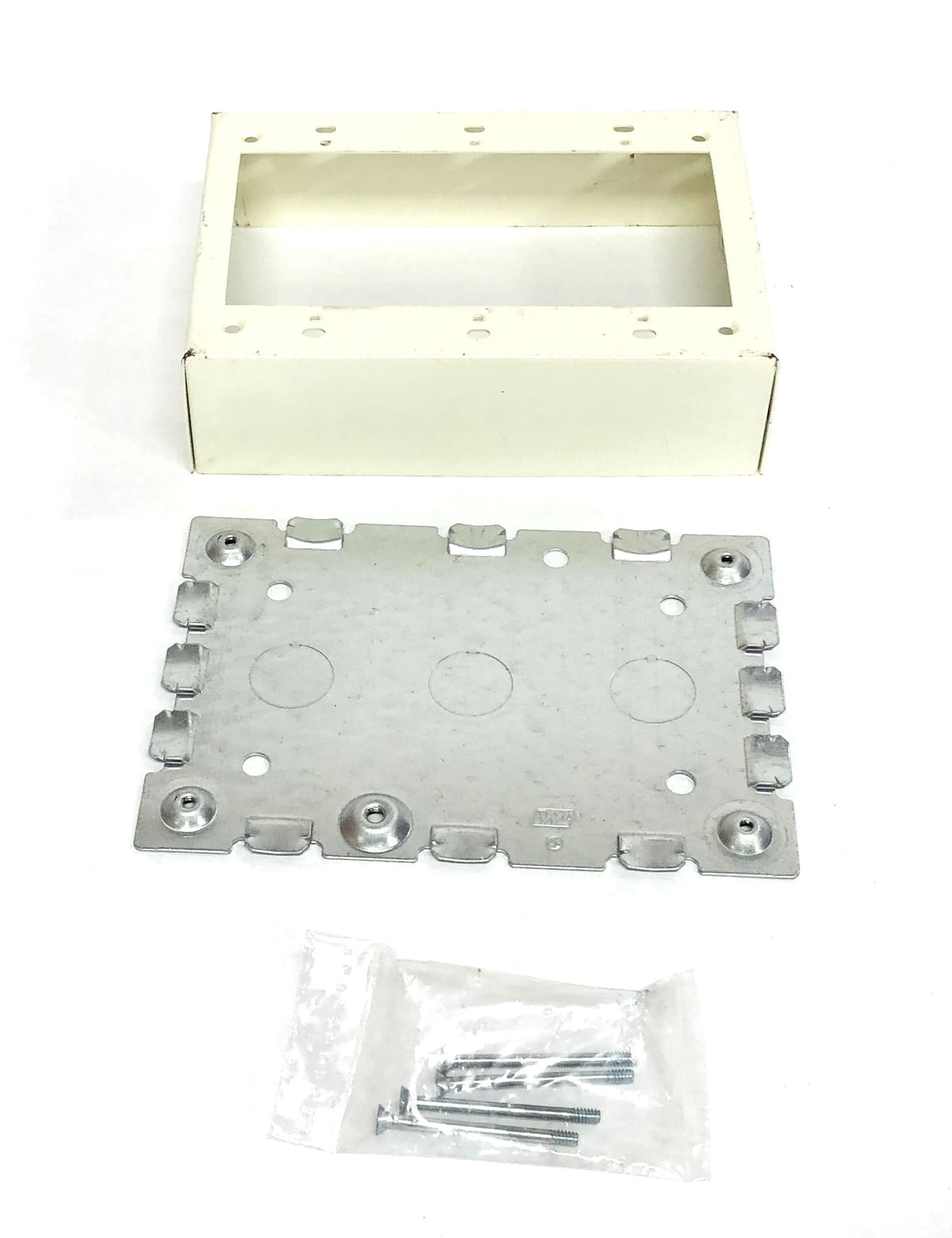 Caja de interruptores y receptáculos Legrand Wiremold Ivory V5748-3 NOS ...