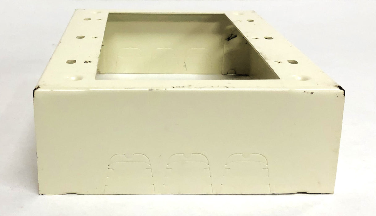 Legrand Wiremold Ivory Switch And Receptacle Box V5748-3 NOS