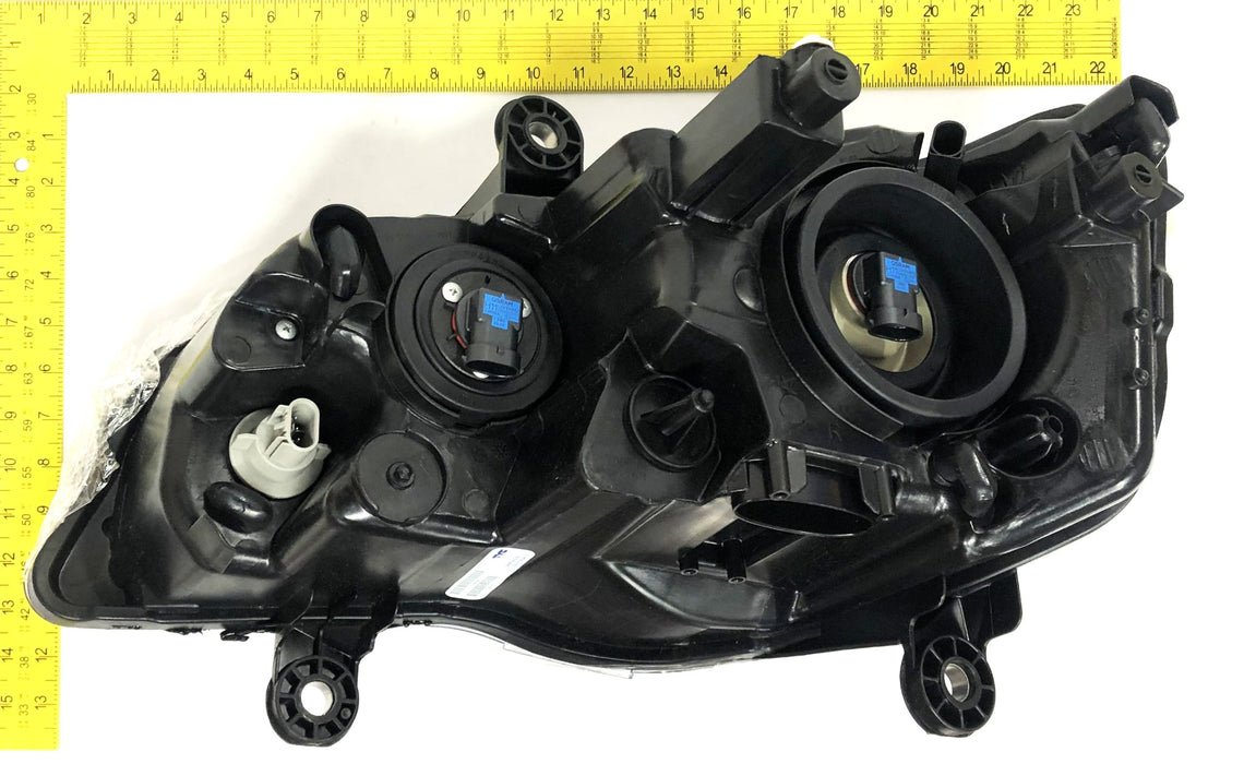 TYC Right Hand Halogen Headlight Assembly 20-6919-00 NOS