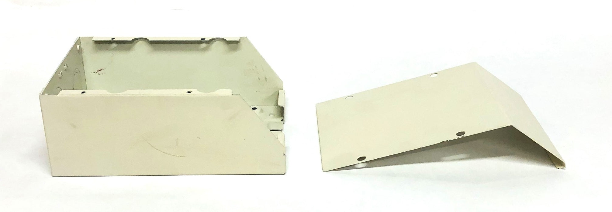 Legrand Fiber-Ready Divided Entrance End Fog White Missing Screws 2410DFO-FW NOS