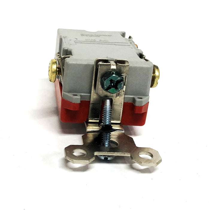 Legrand Pass & Seymour 20A 120-277VAC 3-Way Locking Switch PS20AC3-L NOS