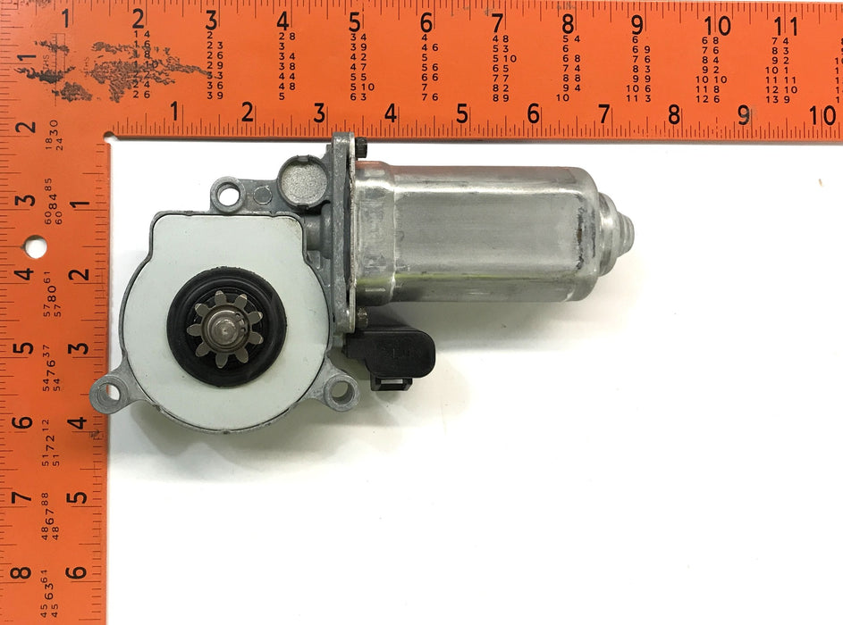 International Window Motor Assembly 2505420C91 NOS