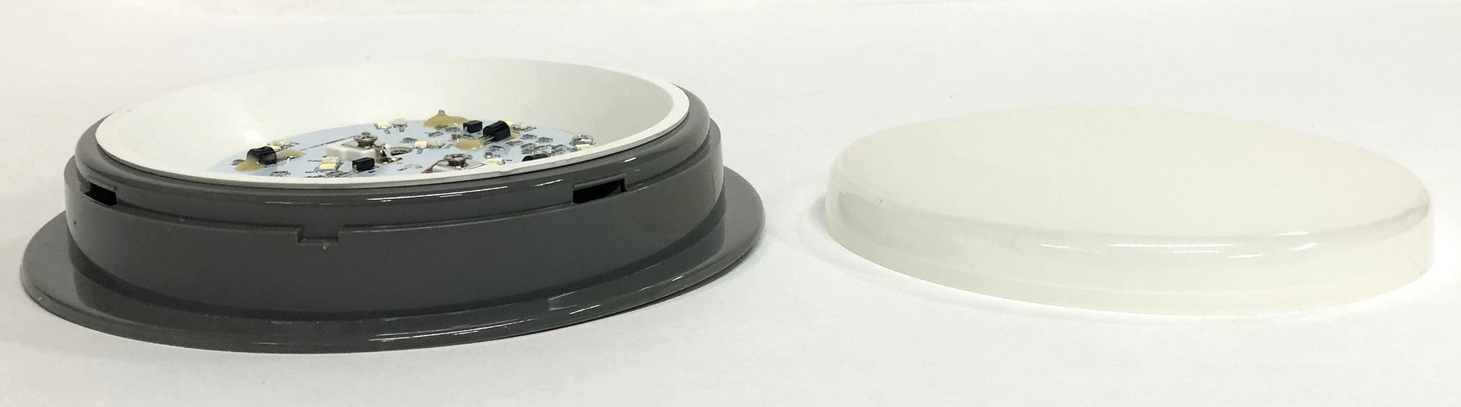 Soundoff Signal 12V White/Red LED Dome Light ECVDMLTAL00 NOS