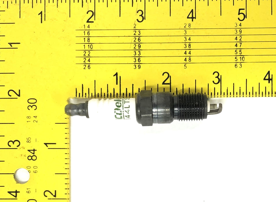 AC Delco Spark Plug R44LTSM (5614155) [Lot of 12] NOS