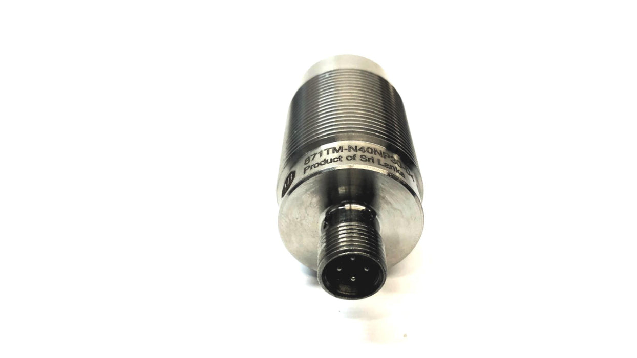 Allen-Bradley Series C 10-30VDC Inductive Proximity Sensor 871TM-N40NP30-D4 NOS