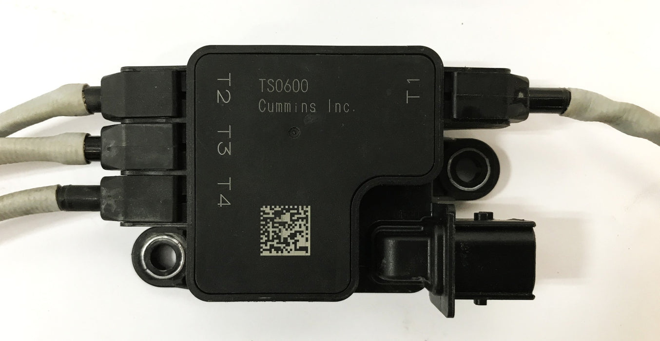 Cummins Exhaust Gas Temperature Sensor 4384561 NOS
