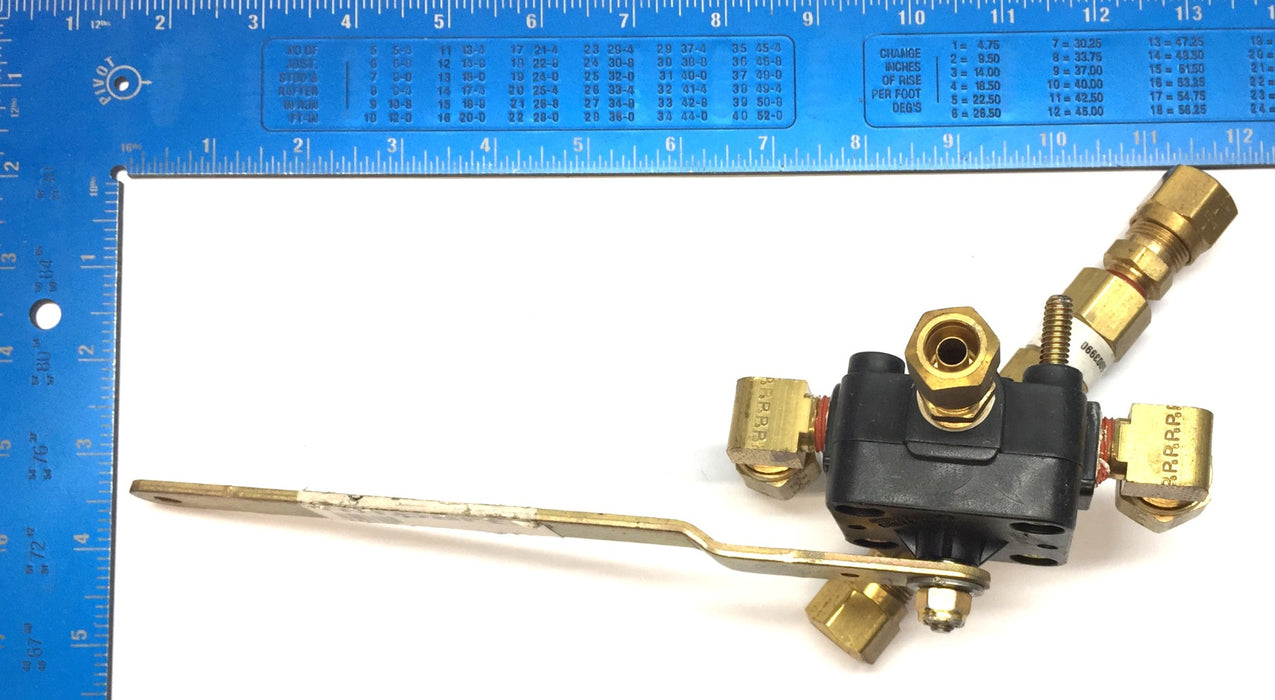 Barksdale Right-Hand Height Control Valve Assembly 53321-Q232 NOS
