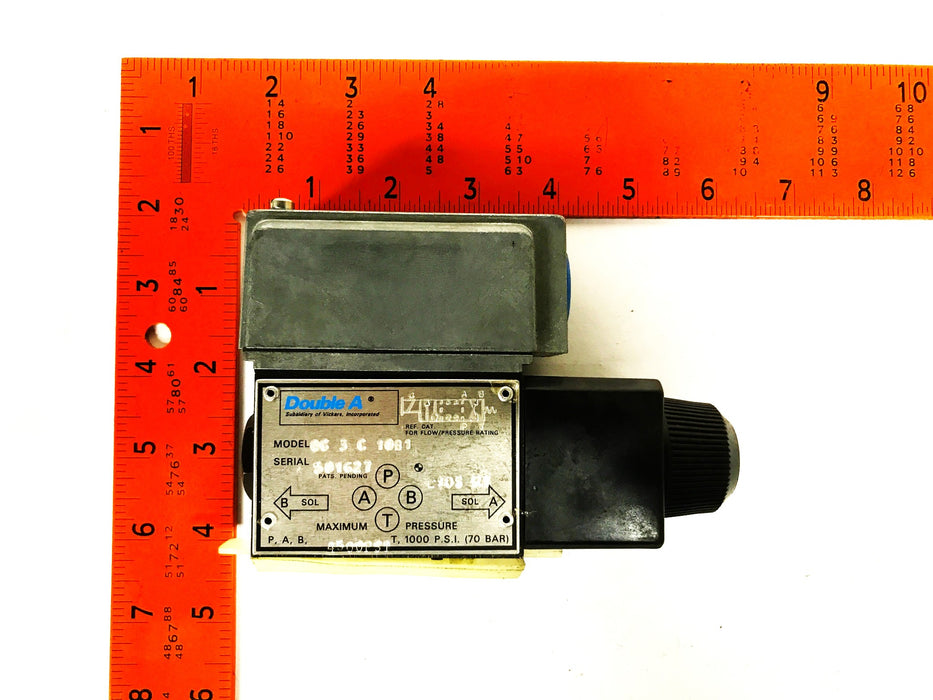 Double A Solenoid Operated Directional Control Valve QG-3-C-10B1 NOS