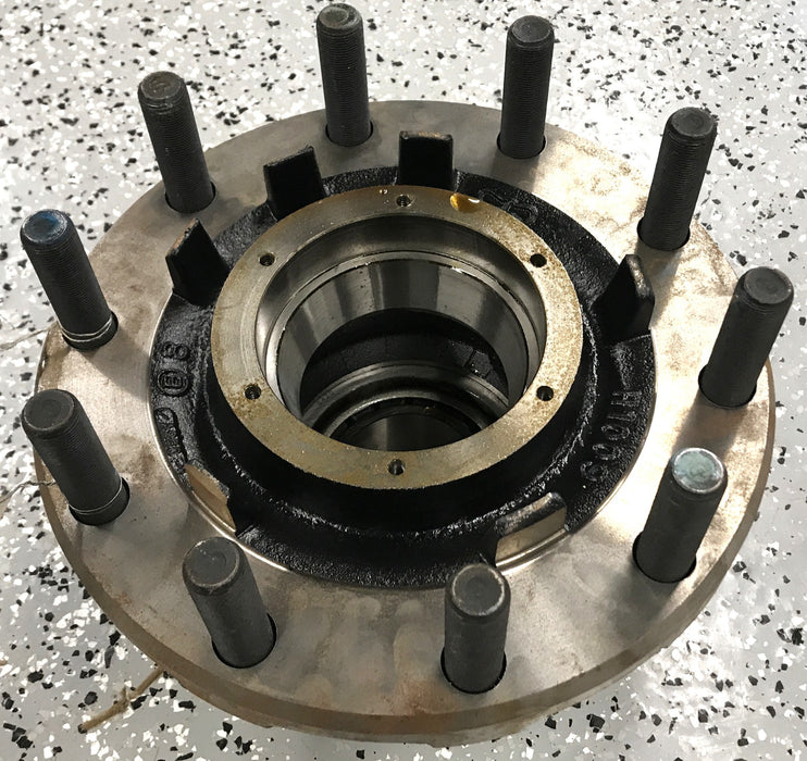 International Wheel Hub Assembly With Inside Bearing 2035951C91 USED