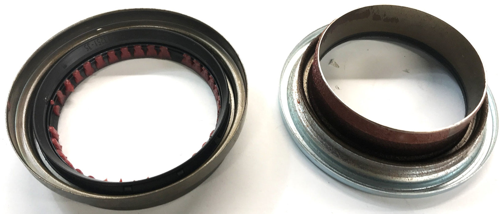 Meritor Drive Axle Wheel Oil Seal A1 1205 Y 2729 NOS
