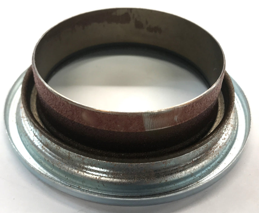 Meritor Drive Axle Wheel Oil Seal A1 1205 Y 2729 NOS