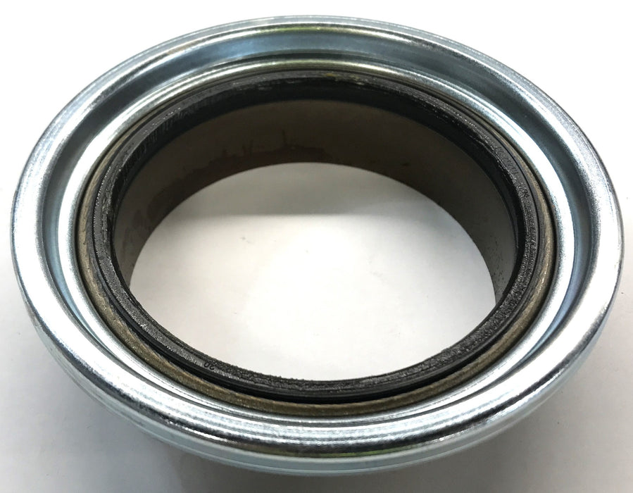 Meritor Drive Axle Wheel Oil Seal A1 1205 Y 2729 NOS