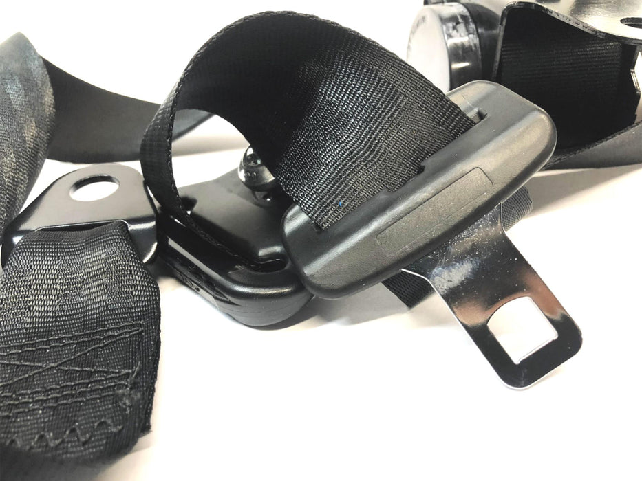 International Seat Belt Assembly 3711330C2 NOS
