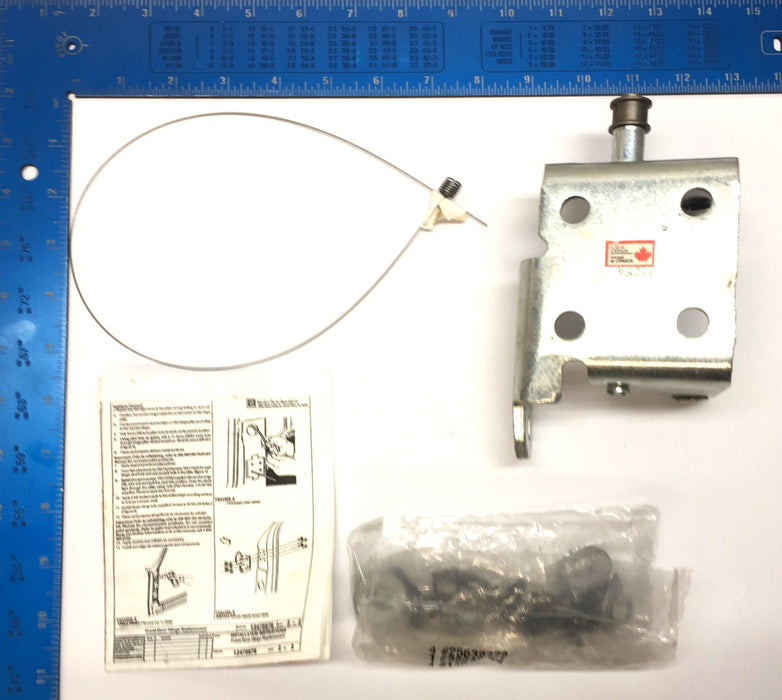 General Motors/GM Hinge Kit with Hardware 88979800 NOS
