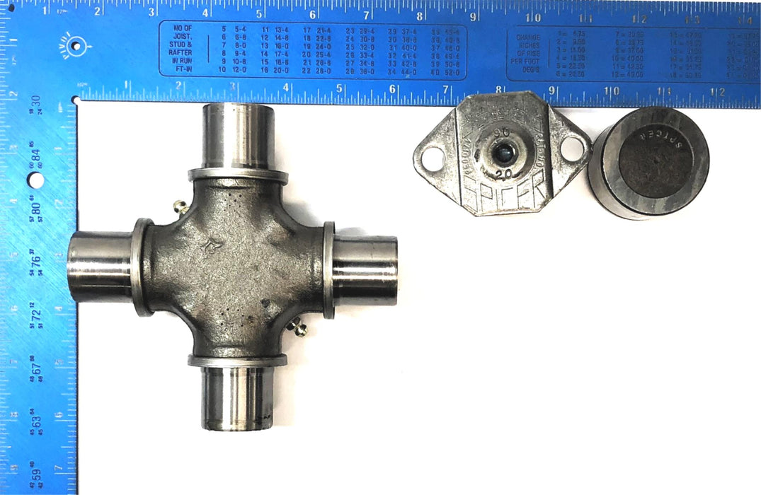 Spicer Universal Joint Kit 1696915C91 NOS