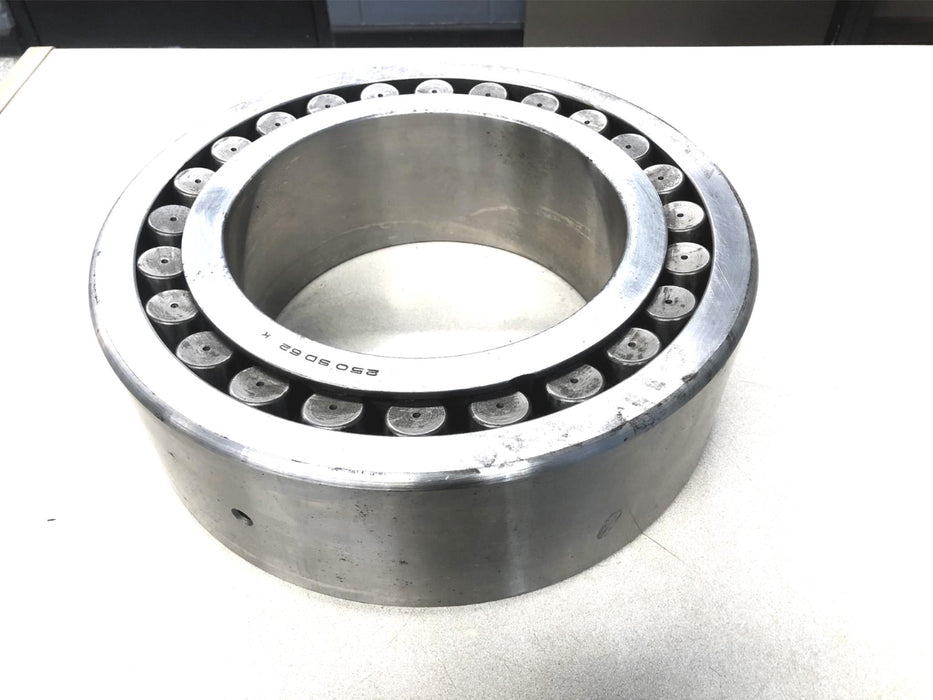 Unbranded Spherical Roller Bearing 250SD62K (1-112618) NOS