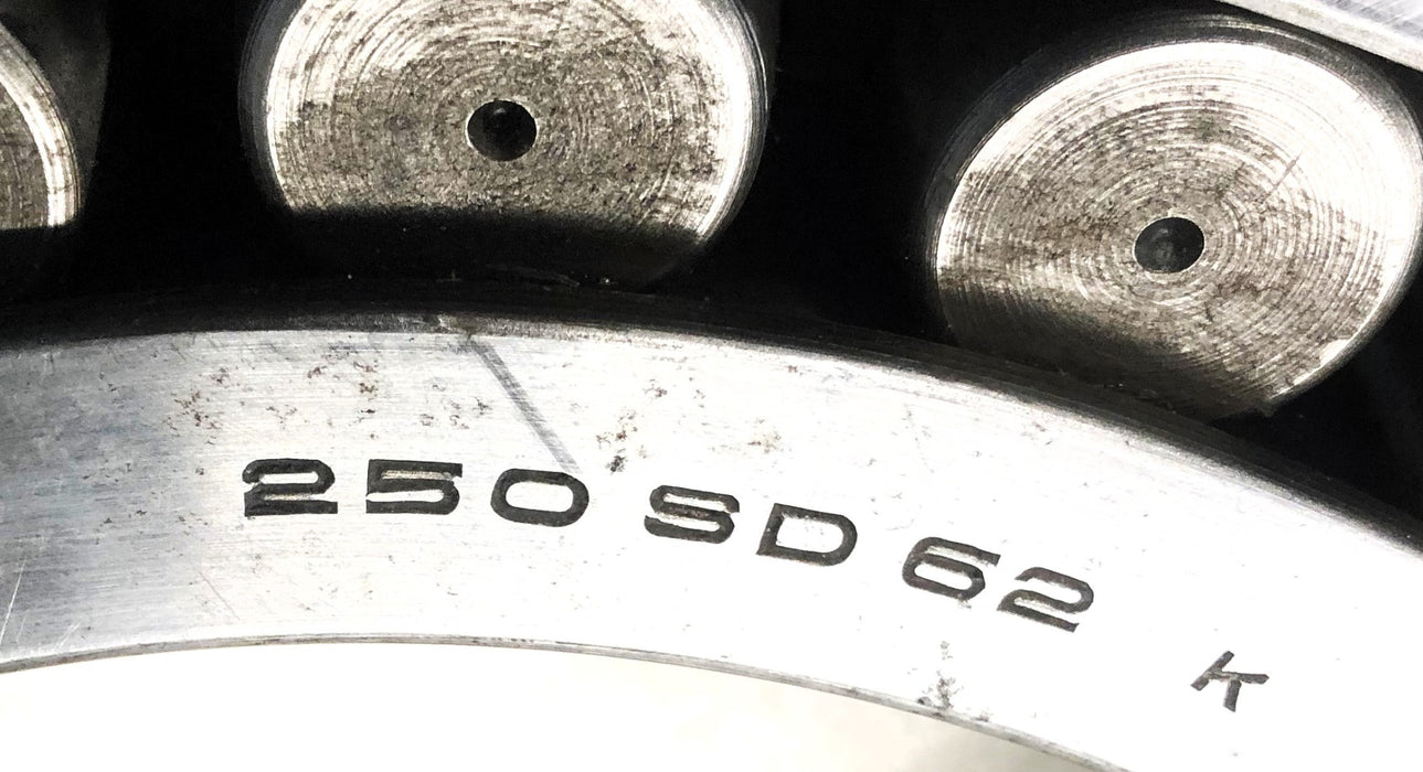 Unbranded Spherical Roller Bearing 250SD62K (1-112618) NOS