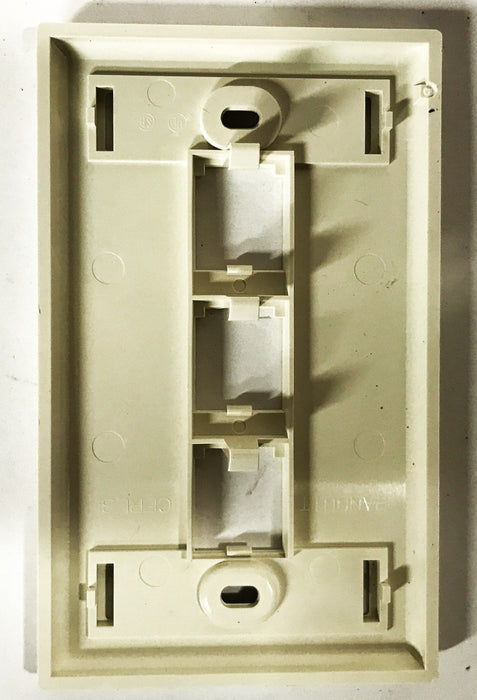 Panduit White Plastic 1-Gang 3-Port Faceplate CFPL3IWY [Lot of 8] NOS