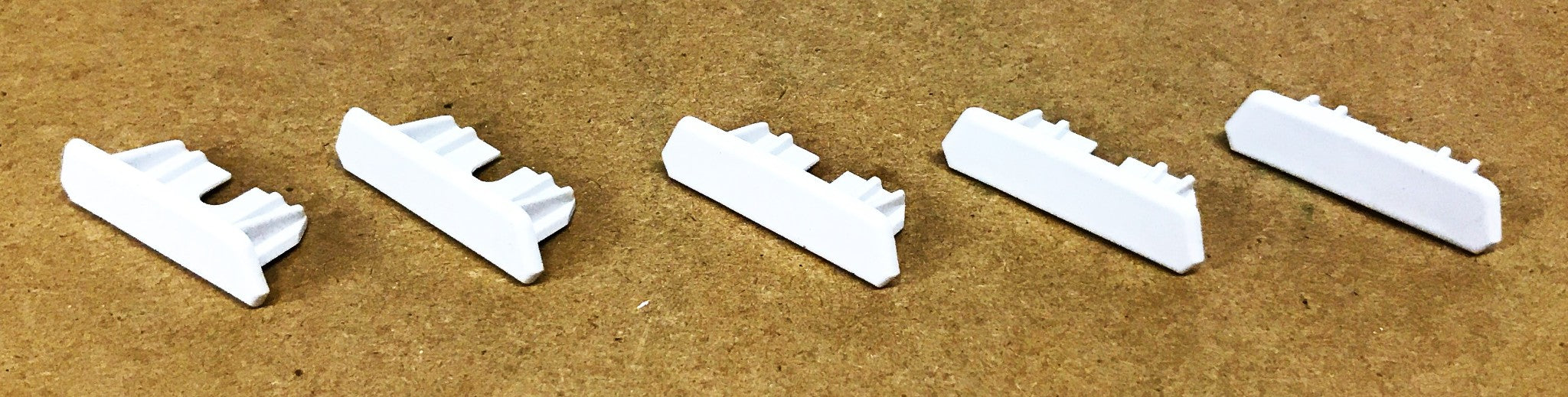 Legrand Wiremold Non-Metallic Blank End Raceway Fitting 810B-WH [Lot of 30] NOS