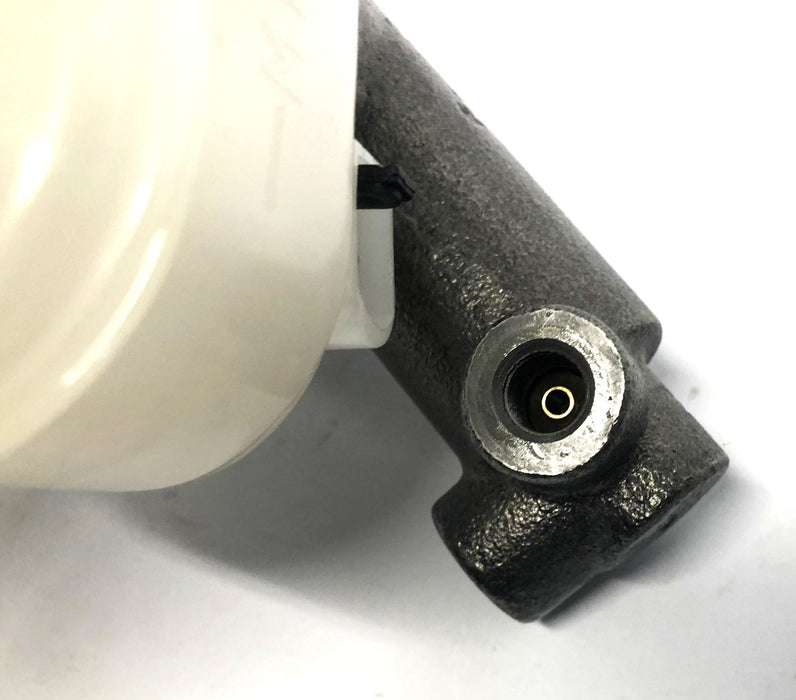 Total Source 7/8 Inch Bore Master Cylinder For Forklift CT93146-02500 NOS