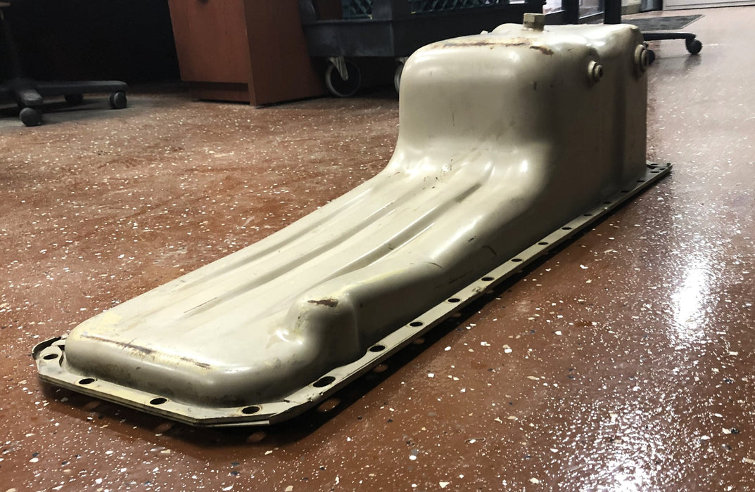 Cummins Oil Pan Y3882352SUWZ (02C 00B) NOS