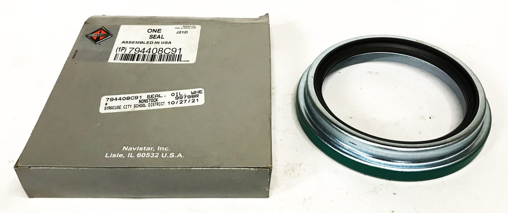 International Navistar  Wheel Oil Seal 794408C91 NOS