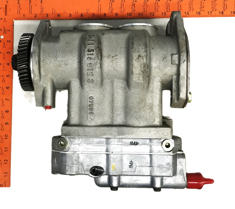 Cummins Wabco Twin Cylinder Air Brake Compressor 4938827 NOS