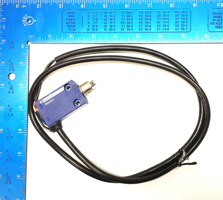 Telemecanique Limit Switch Sensor XCMN2102L1 NOS