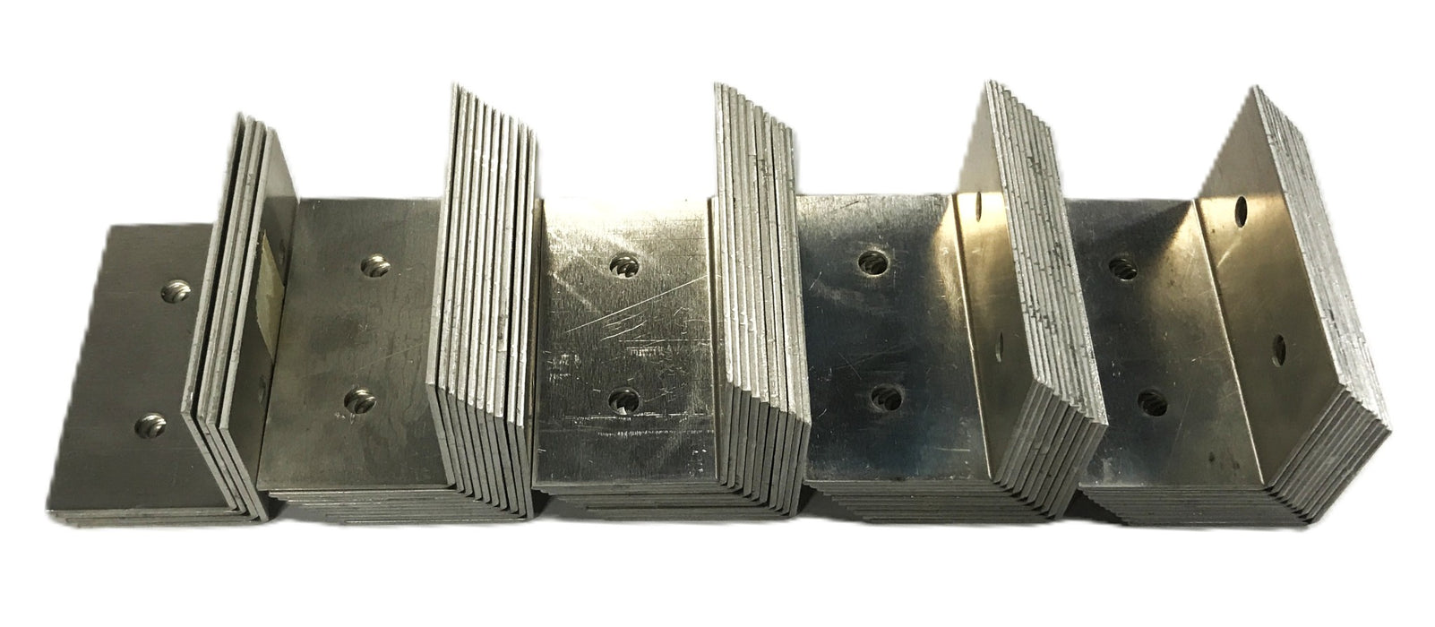 Unbranded 4 x 2 x 2 x 3/32 Aluminum Angle Bracket [Lot of 44] NOS