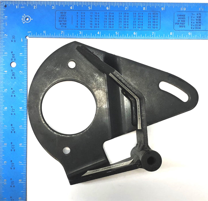 International Power Steering Bracket 1684586C1 NOS