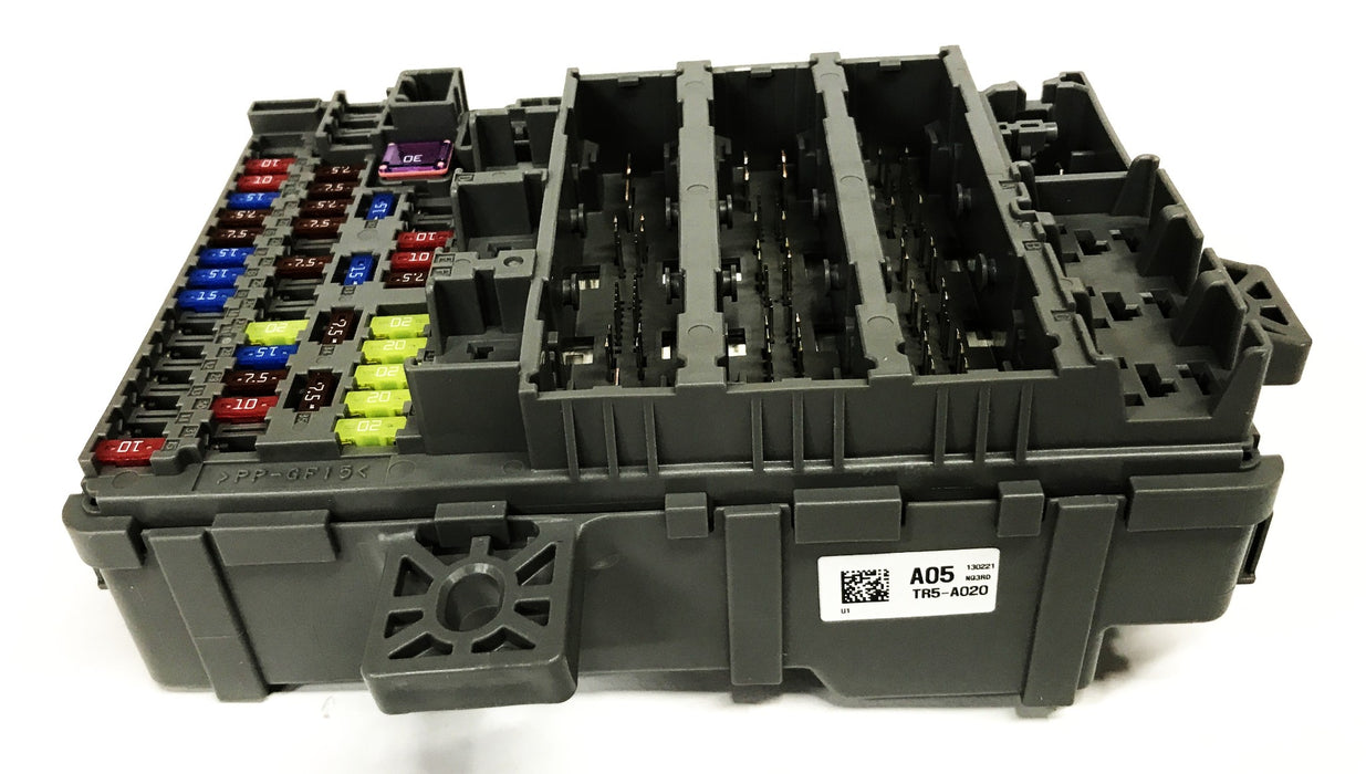 Honda Rewritable Fuse Box Assembly 38200-TR5-A02 NOS