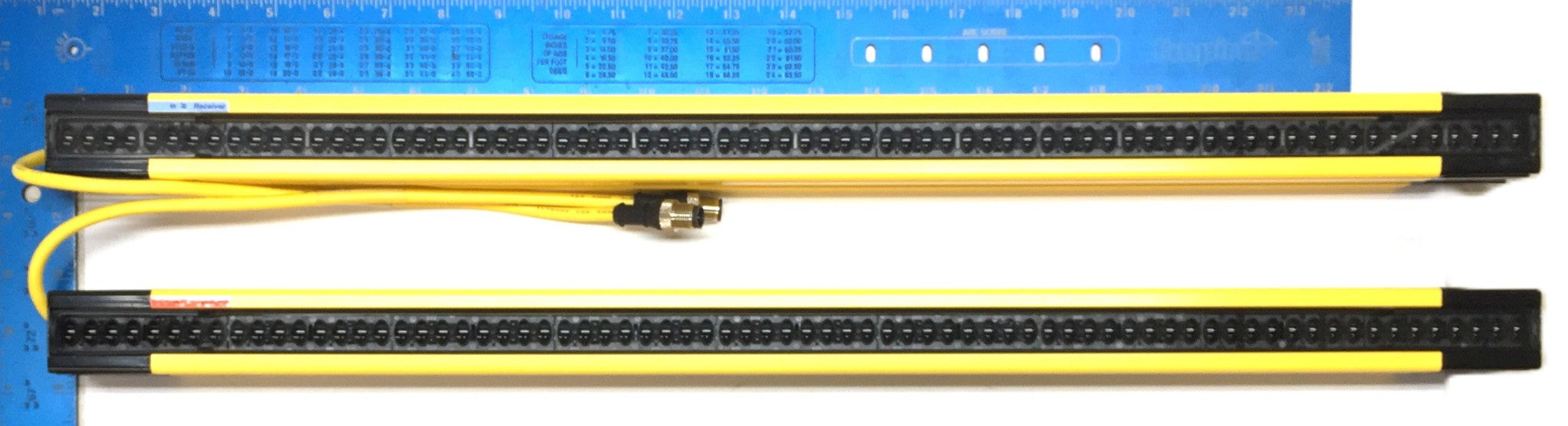 Banner EZ-Screen LS 630mm Light Screen Kit (Receiver/Emitter) SLSCR23-630P88 NOS