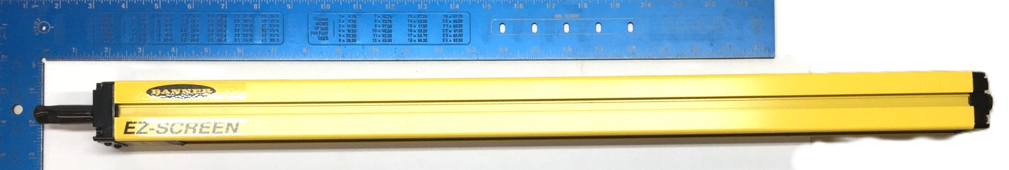 Banner Engineering EZ-Screen Emitter SLSCE30-600Q8 NOS
