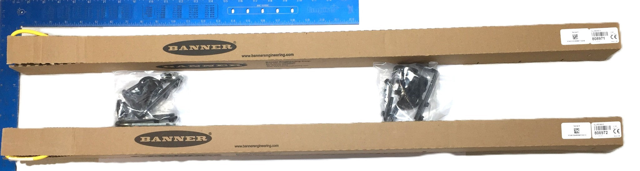 Banner EZ-Screen Safety Light Curtain Kit (Receiver/Emitter) SLLCP23-630P88 NOS
