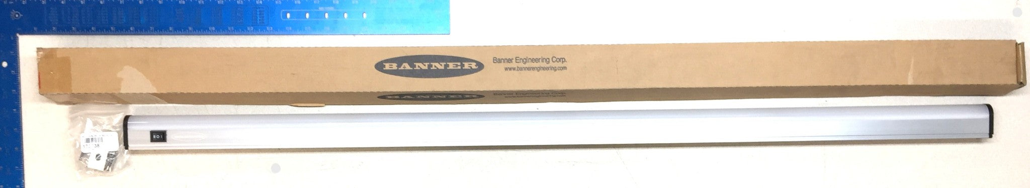Banner Engineering 45" LED Worklight w/Switch WLB32ZC1130PQMB NOS