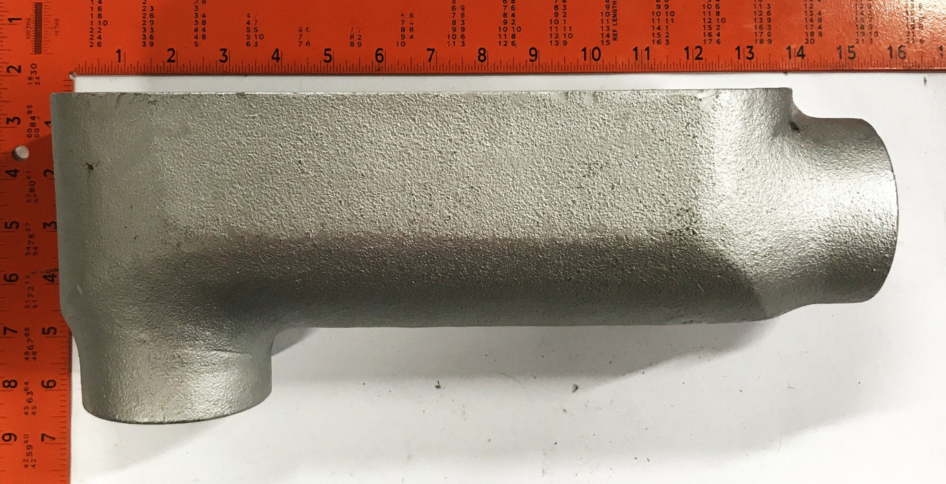 SCI 2-1/2 inch Threaded Conduit Body 2-1/2 LB NOS
