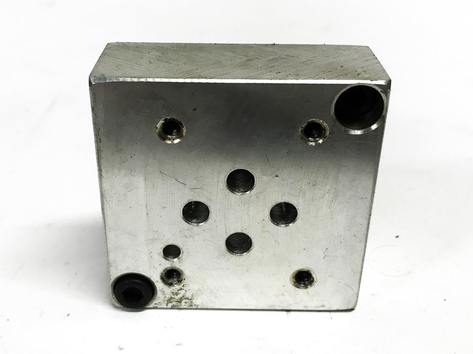 Daman Hydraulic Valve Sub-Plate 0693-AD03SPB4P NOS