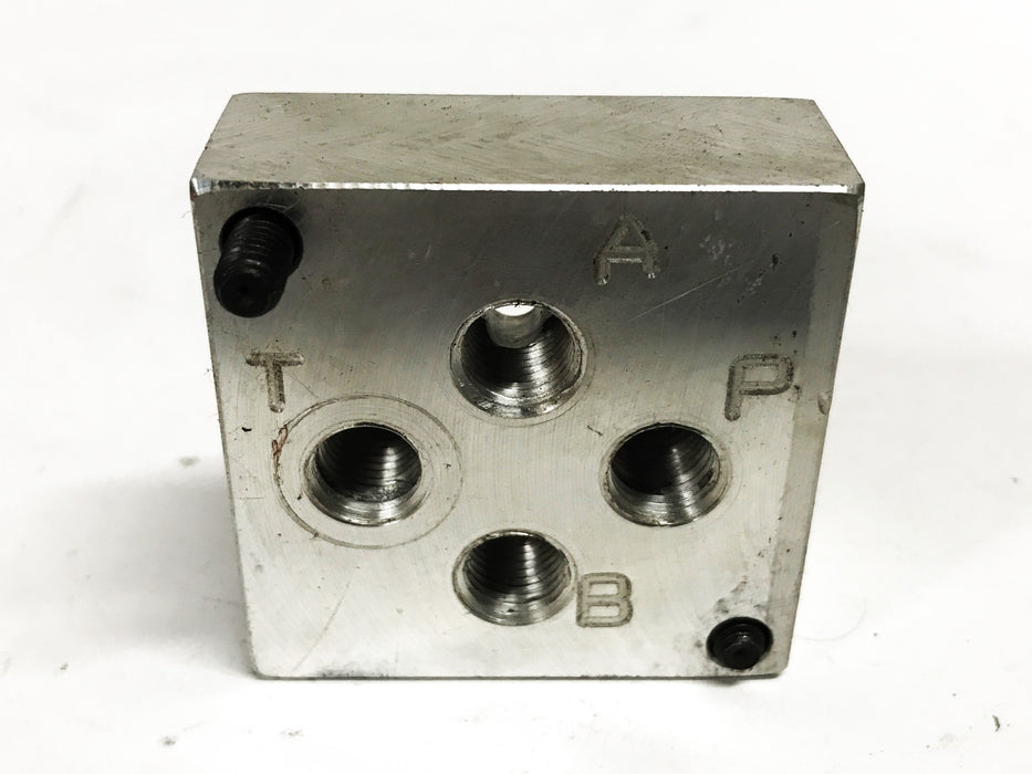 Daman Hydraulic Valve Sub-Plate 0693-AD03SPB4P NOS
