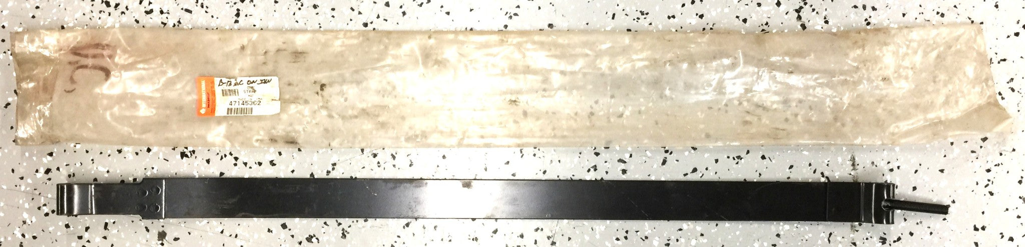 International Fuel Tank Strap 471453C2 NOS
