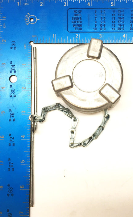 International/Navistar Fuel Cap Assembly 576746C92 NOS