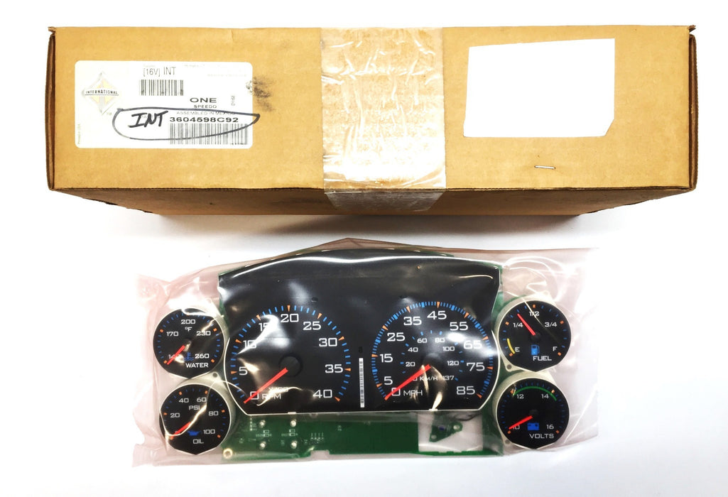 International Navistar Speedometer Gauge Cluster Assembly 3604598C92 NOS