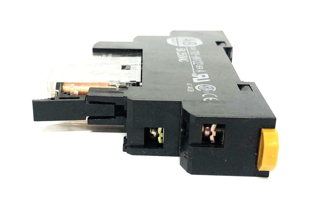 Allen-Bradley 5A 250VAC Series A Relay With Socket 700-HN122 [Lot of 3] USED