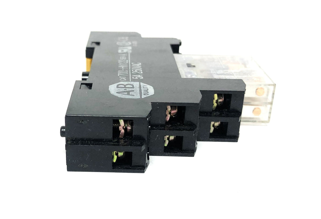 Allen-Bradley 5A 250VAC Series A Relay With Socket 700-HN122 [Lot of 3] USED