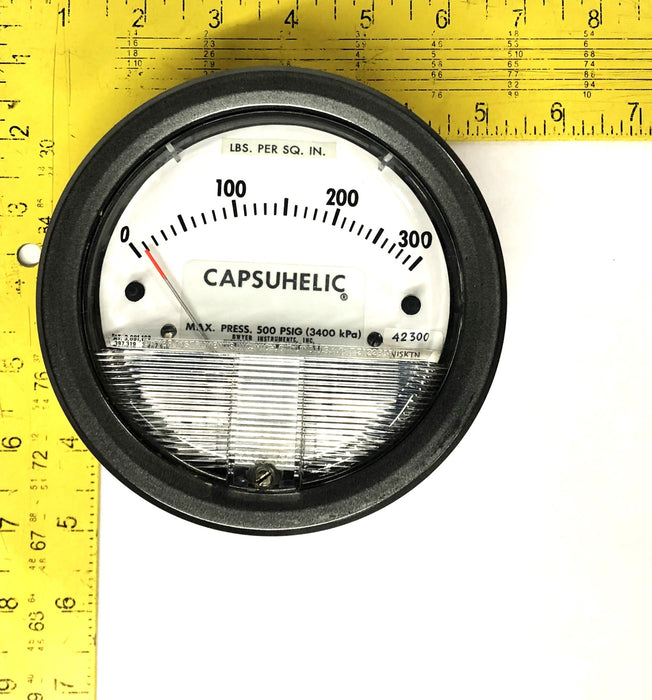 Dwyer Capsuhelic 0-300 Pressure Gage 42300S NOS
