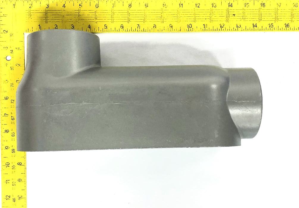 Killark VOL. 165.0 CU.IN 3-250MCM 2-1/2 Inch Conduit Body Outlet OLB-7 NOS